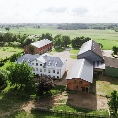 Gut-royum-strohlager 別荘